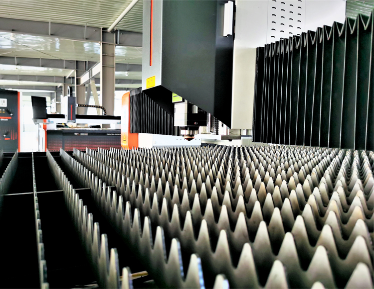3015 fiberlaserskjæremaskin for høyhastighetsskjæring av 1-6 mm metallmaterialer