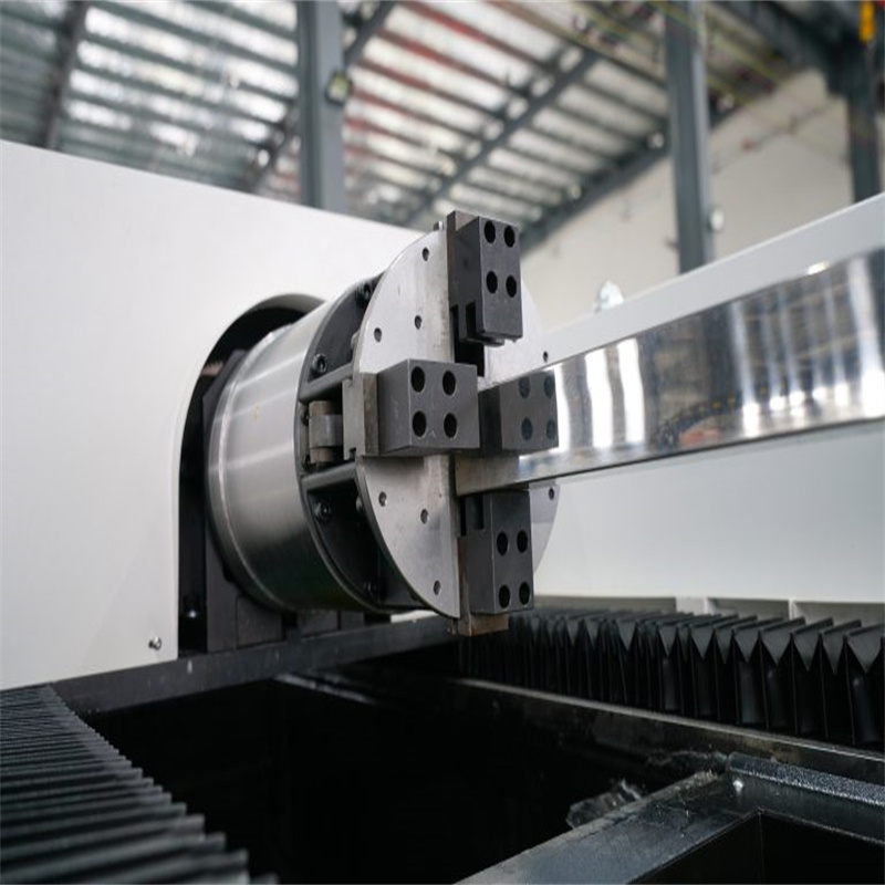 Kina Høy kvalitet Billig 3kw Fiber Laser Cutting Machine Pris