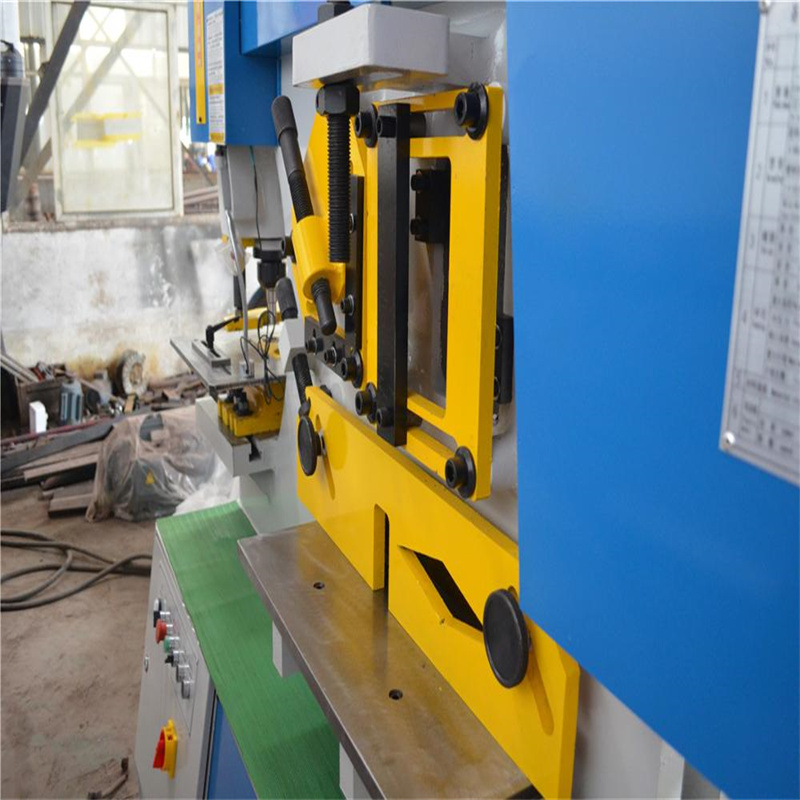 Høykvalitets platebøyning Cnc Hydraulisk Jernarbeider Machine Punching Press Machine